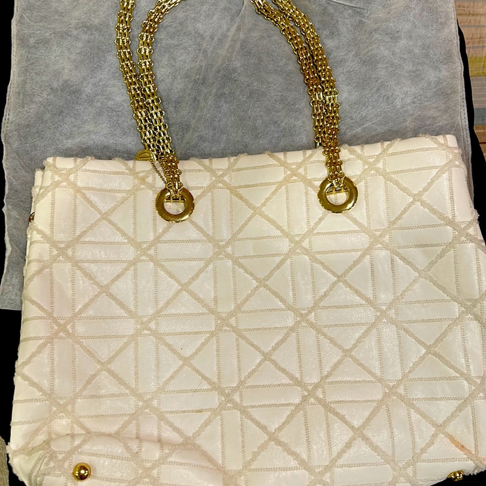 Women shoulder bag, used very lightly on occasion